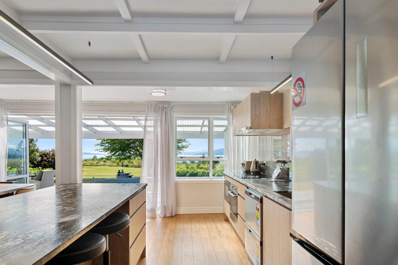 Ngongotaha Lakeside Home ロトルア エクステリア 写真