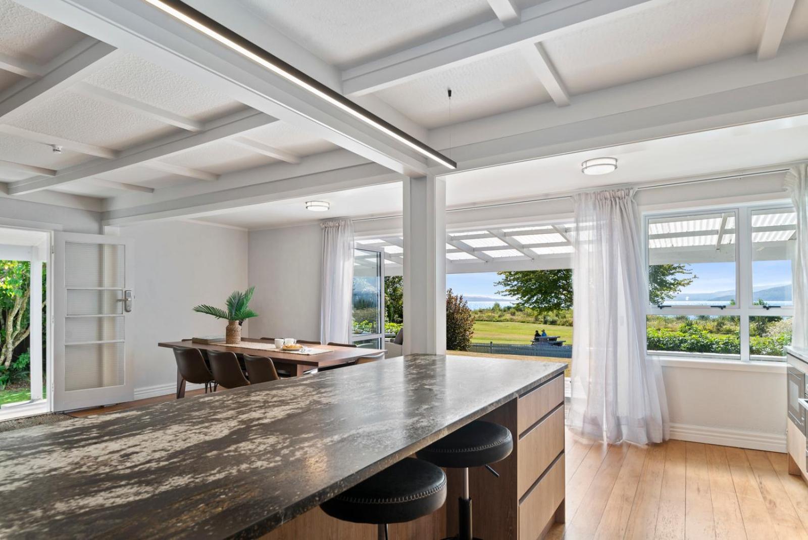 Ngongotaha Lakeside Home ロトルア エクステリア 写真