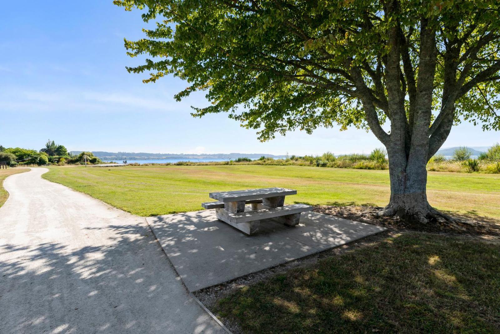 Ngongotaha Lakeside Home ロトルア エクステリア 写真