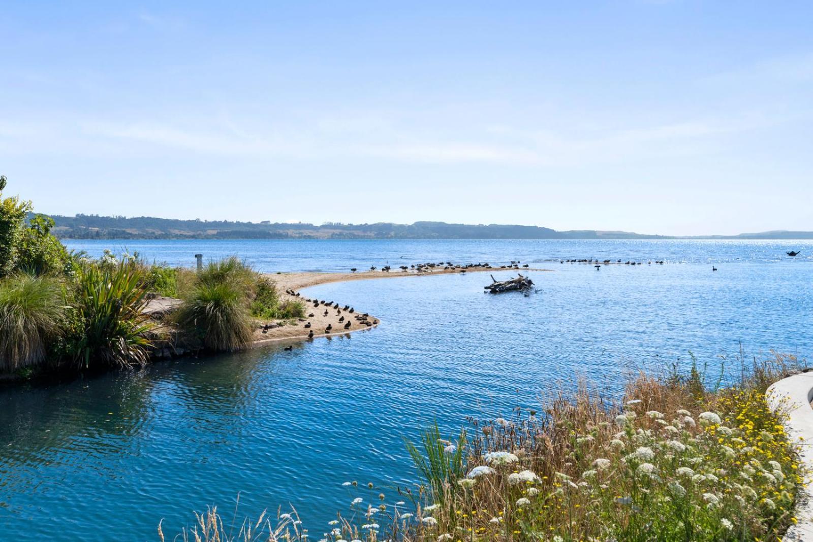 Ngongotaha Lakeside Home ロトルア エクステリア 写真